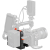 SmallRig 5899 - inteligentny adapter zasilania z płytką montażową do akumulatorów V-Mount (wersja z mocowaniem Arca-Swiss) - przykład użycia